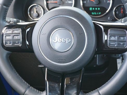 Used 2015 Jeep Wrangler Altitude image 27