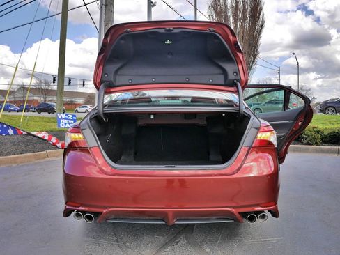 Used 2018 Toyota Camry XSE image 15