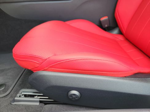 New 2026 Mercedes-Benz CLE 300 4MATIC Coupe image 26