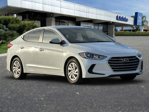 Used 2018 Hyundai Elantra SE image 10