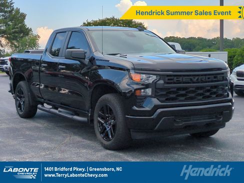 Used 2025 Chevrolet Silverado 1500 Custom w/ Turbomax Blackout Package AWD/4WD image 1