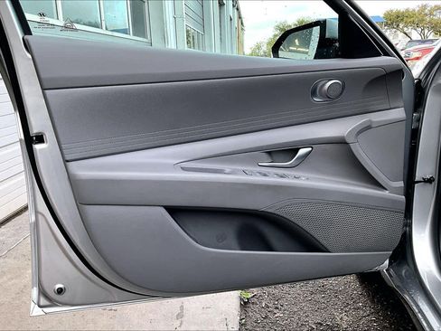 Used 2023 Hyundai Elantra SEL w/ Cargo Package image 24