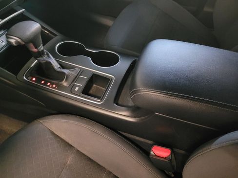 Used 2020 Kia Sorento LX image 26