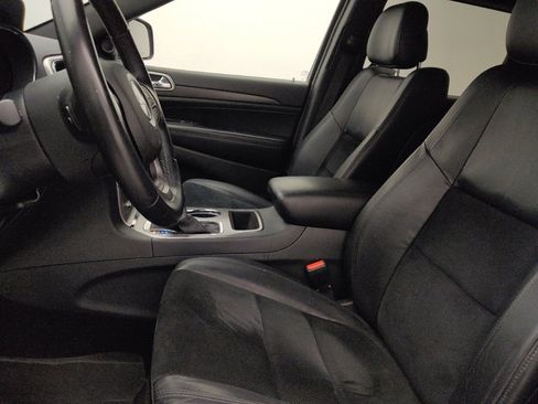 Used 2018 Jeep Grand Cherokee Laredo RWD image 17