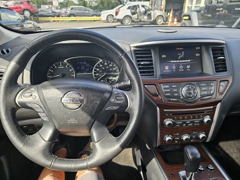 Used 2019 Nissan Pathfinder Platinum AWD/4WD image 20
