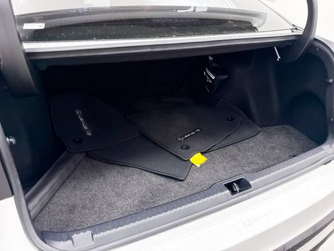 Used 2021 Lexus IS 350 F Sport RWD image 32