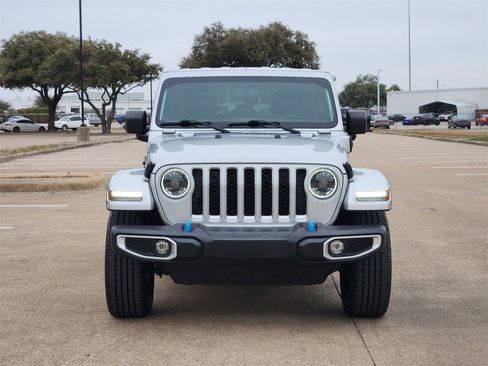 Used 2023 Jeep Wrangler Sahara image 4