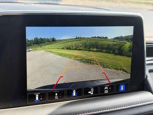 Used 2022 Chevrolet Tahoe RST w/ Luxury Package AWD/4WD image 38