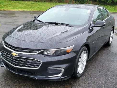 Used 2018 Chevrolet Malibu LT FWD image 3