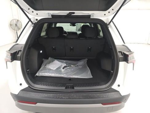 New 2026 Chevrolet Equinox LT w/ Safety and Technology Package FWD image 24