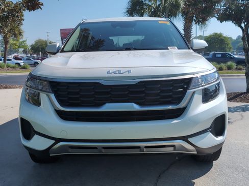 Used 2022 Kia Seltos LX image 3