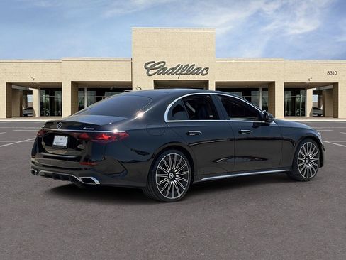 Used 2026 Mercedes-Benz E 350 4MATIC Sedan image 5