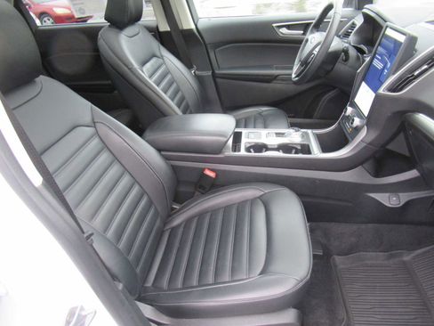 Used 2022 Ford Edge SEL w/ Convenience Package image 15