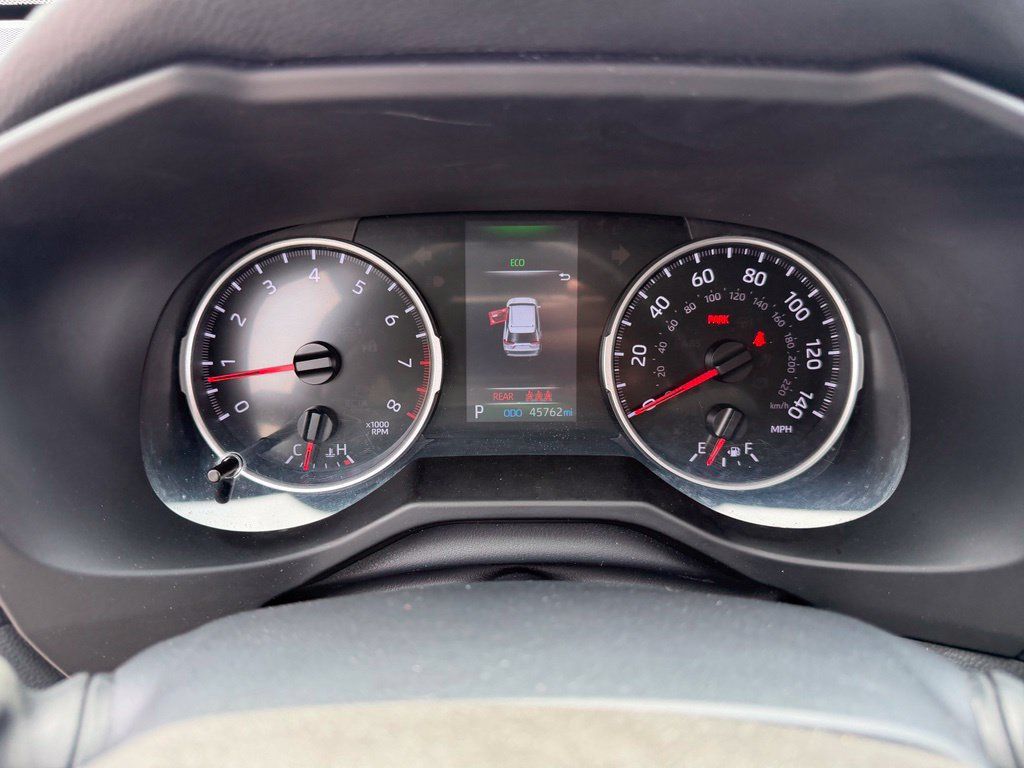 Used 2022 Toyota RAV4 XLE w/ Convenience Package FWD image 30