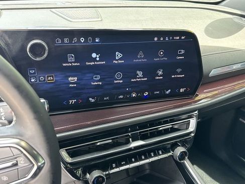 Certified 2024 Chevrolet Traverse Z71 w/ Enhanced Driving Package AWD/4WD image 16