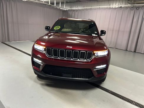 Used 2025 Jeep Grand Cherokee Limited w/ Luxury Tech Group II AWD/4WD image 2