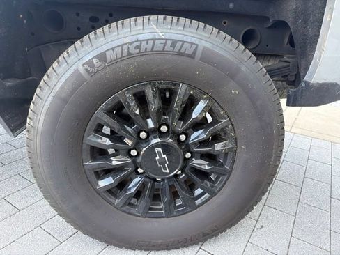 Used 2019 Chevrolet Silverado 2500 LT AWD/4WD image 16