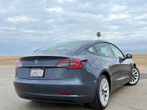 Used 2022 Tesla Model 3 RWD image 4