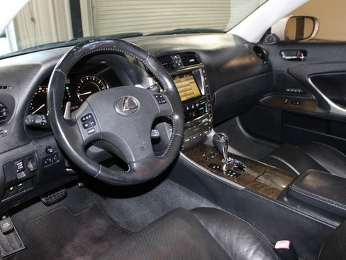 Used 2010 Lexus IS 350C w/ Luxury Pkg RWD image 21