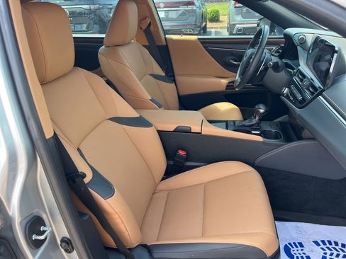 Used 2023 Lexus ES 350 w/ Premium Package FWD image 19