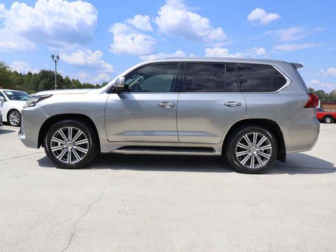 Used 2016 Lexus LX 570 4WD w/ Luxury Package image 3