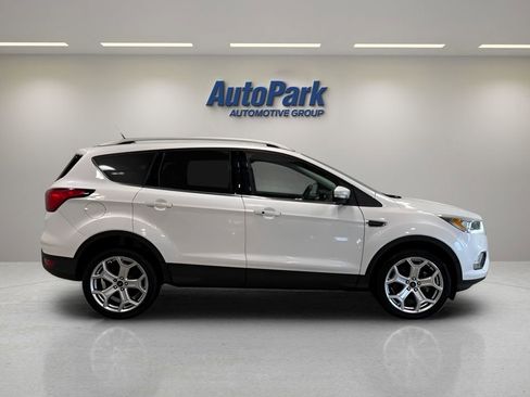 Used 2019 Ford Escape Titanium w/ U9j03 - Titanium Tow Package image 8