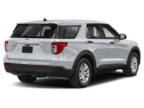 Used 2021 Ford Explorer 4WD w/ Class III Trailer Tow Package image 2