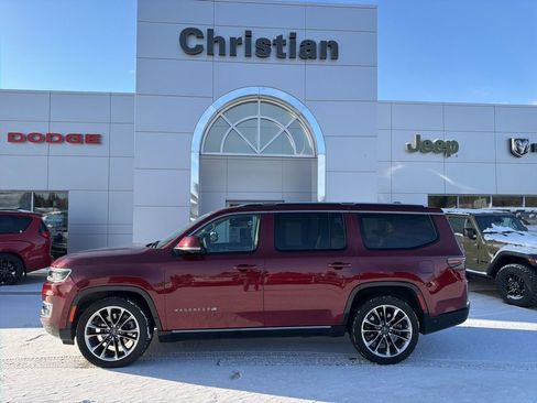 Used 2022 Jeep Wagoneer Series III w/ Premium Group I image 1