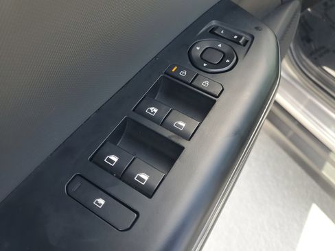 Used 2025 Kia K4 FWD image 17