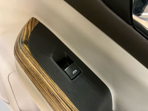 Used 2019 GMC Acadia Denali w/ Technology Package FWD image 17