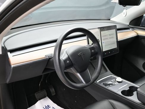Used 2023 Tesla Model Y Long Range AWD/4WD image 16