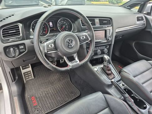 Used 2015 Volkswagen GTI SE FWD image 10