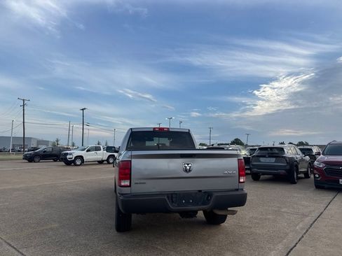 Used 2020 RAM 1500 4x4 Crew Cab Classic image 19