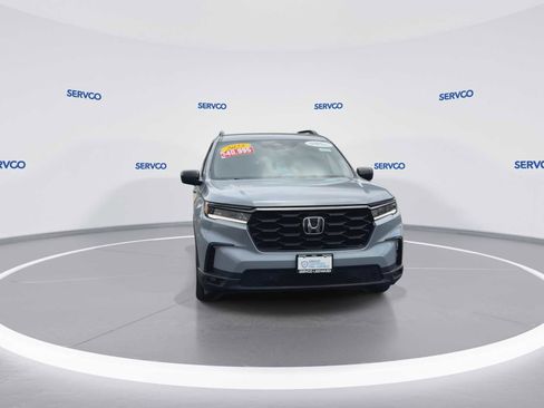 Used 2025 Honda Pilot Sport image 3