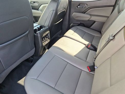 Used 2025 Chevrolet Colorado ZR2 w/ Technology Package AWD/4WD image 27