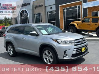 Used 2017 Toyota Highlander Limited w/ Carpet Mat Package AWD/4WD video 1