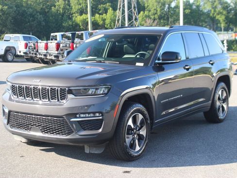 Used 2024 Jeep Grand Cherokee Limited 4xe AWD/4WD image 3