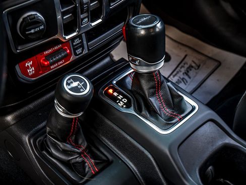 Used 2022 Jeep Gladiator Rubicon w/ Trailer Tow Package image 32