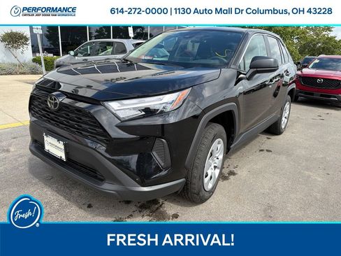 Used 2025 Toyota RAV4 LE AWD/4WD image 4