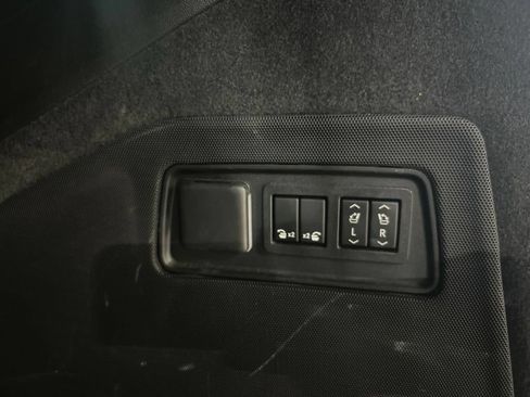 Used 2021 Cadillac Escalade ESV Sport Platinum AWD/4WD image 35