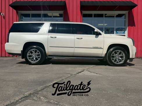 Used 2015 GMC Yukon XL SLT w/ Open Road Package AWD/4WD image 1