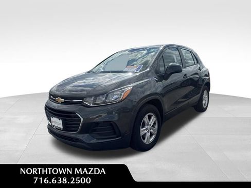 Used 2019 Chevrolet Trax LS FWD image 1