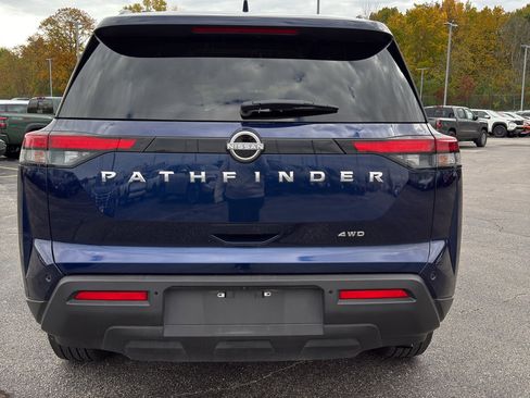 Certified 2025 Nissan Pathfinder SV image 7