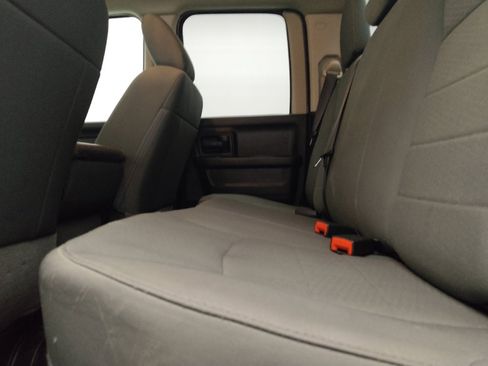 Used 2018 RAM 1500 Express AWD/4WD image 18