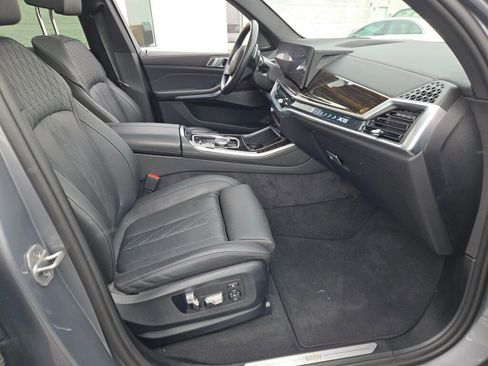 Used 2025 BMW X5 xDrive50e image 6
