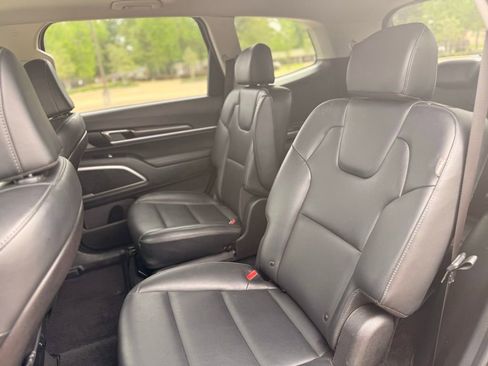 Used 2025 Kia Telluride S FWD image 13
