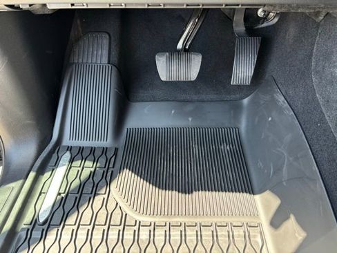 New 2026 Jeep Grand Wagoneer 4WD image 17