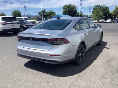 Used 2025 Honda Accord SE image 6