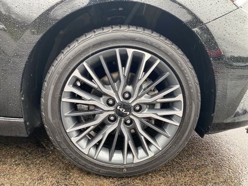 Certified 2023 Kia Forte GT-Line image 9