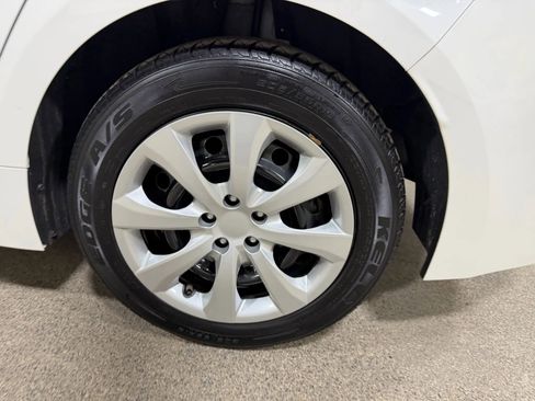 Used 2021 Toyota Corolla LE w/ Carpet Mat Package (TMS) image 61